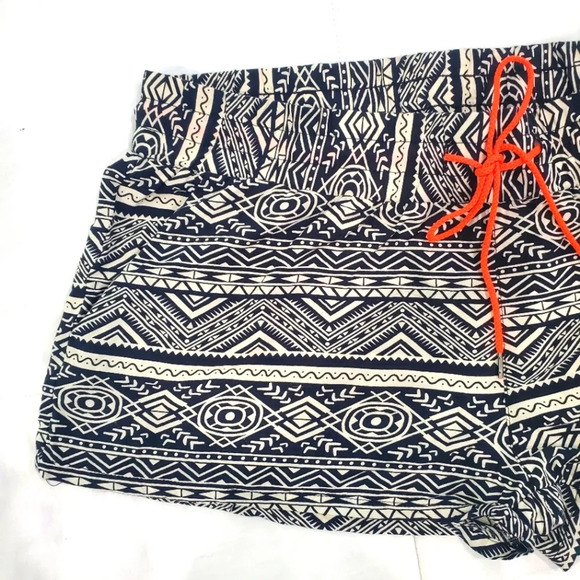Tribal Print Drawstring Waistband Short Shorts Sz XL - Picture 2 of 5